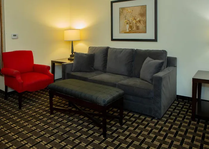 Evangeline Downs Hotel, Ascend Hotel Collection