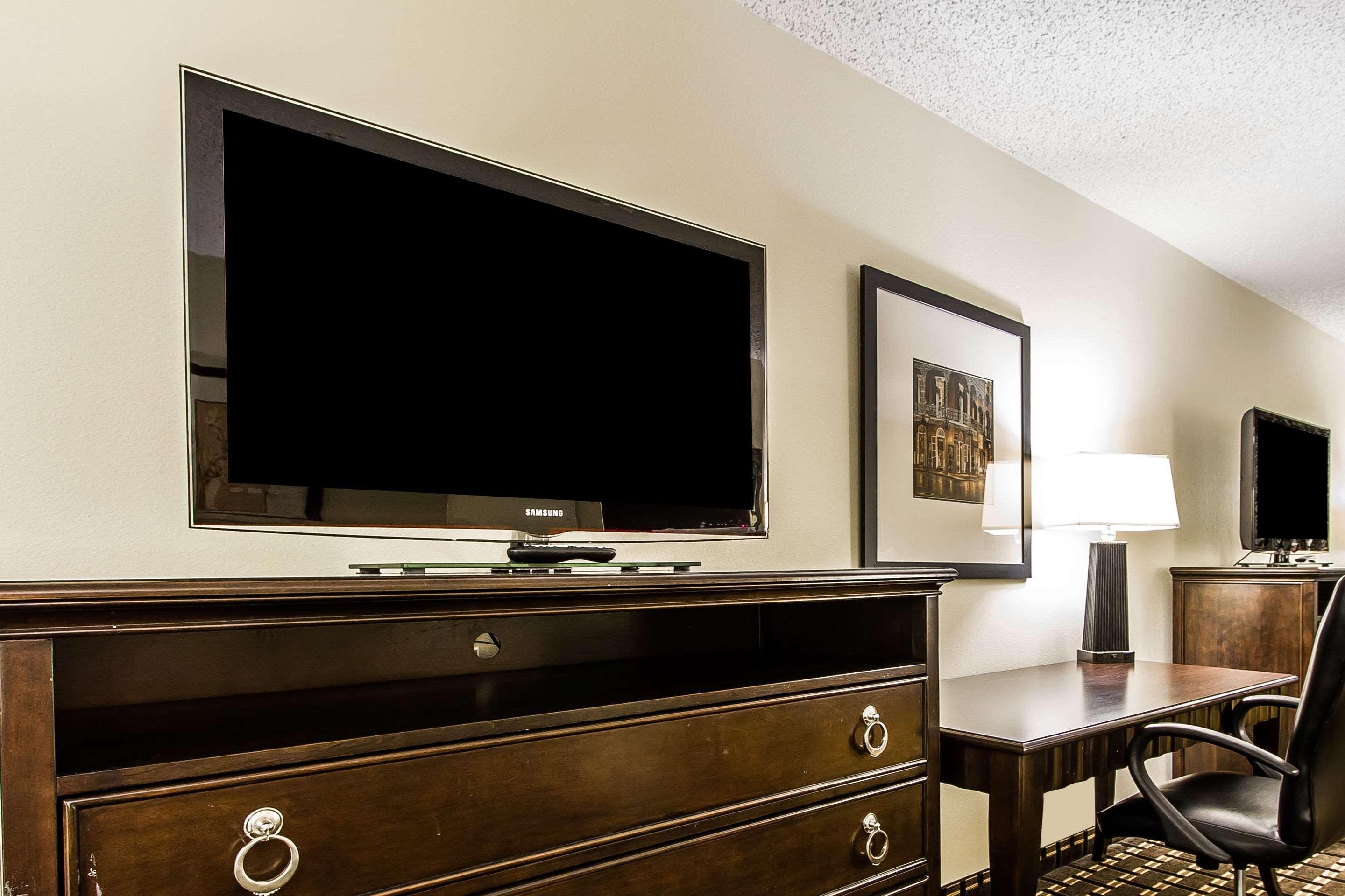 Evangeline Downs Hotel, Ascend Collection