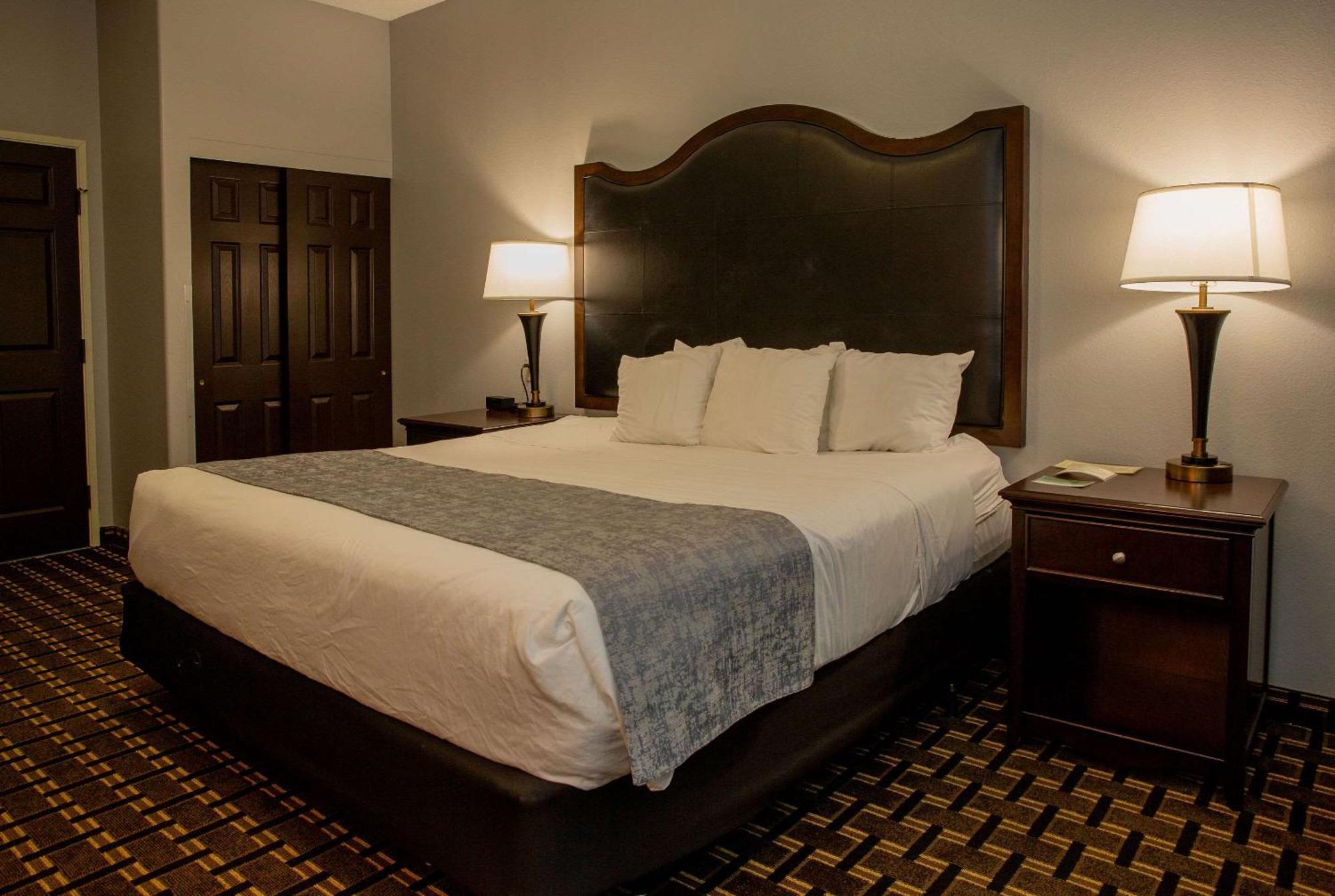 Evangeline Downs Hotel, Ascend Collection Hotel 3*