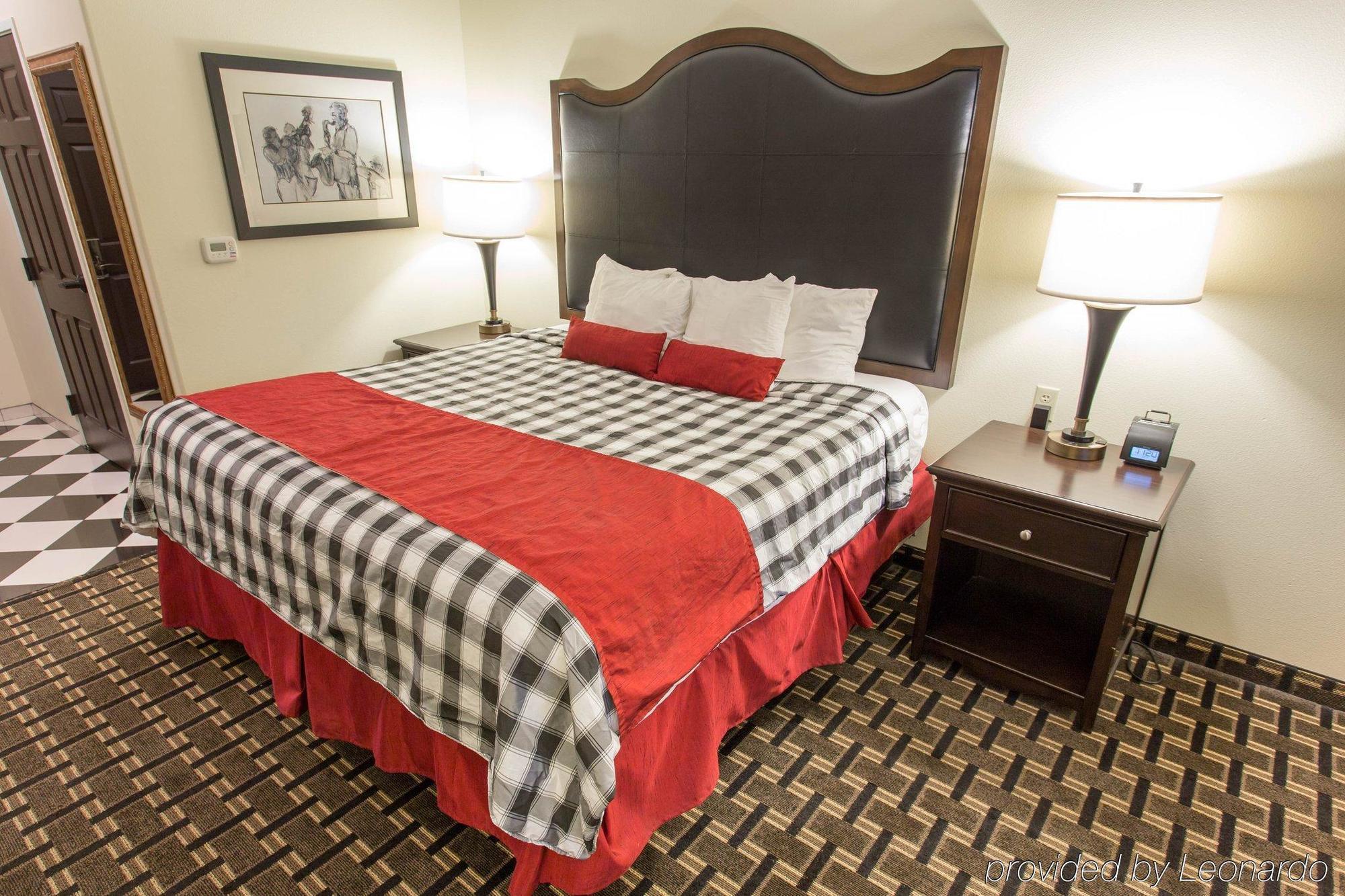 Evangeline Downs Hotel, Ascend Collection